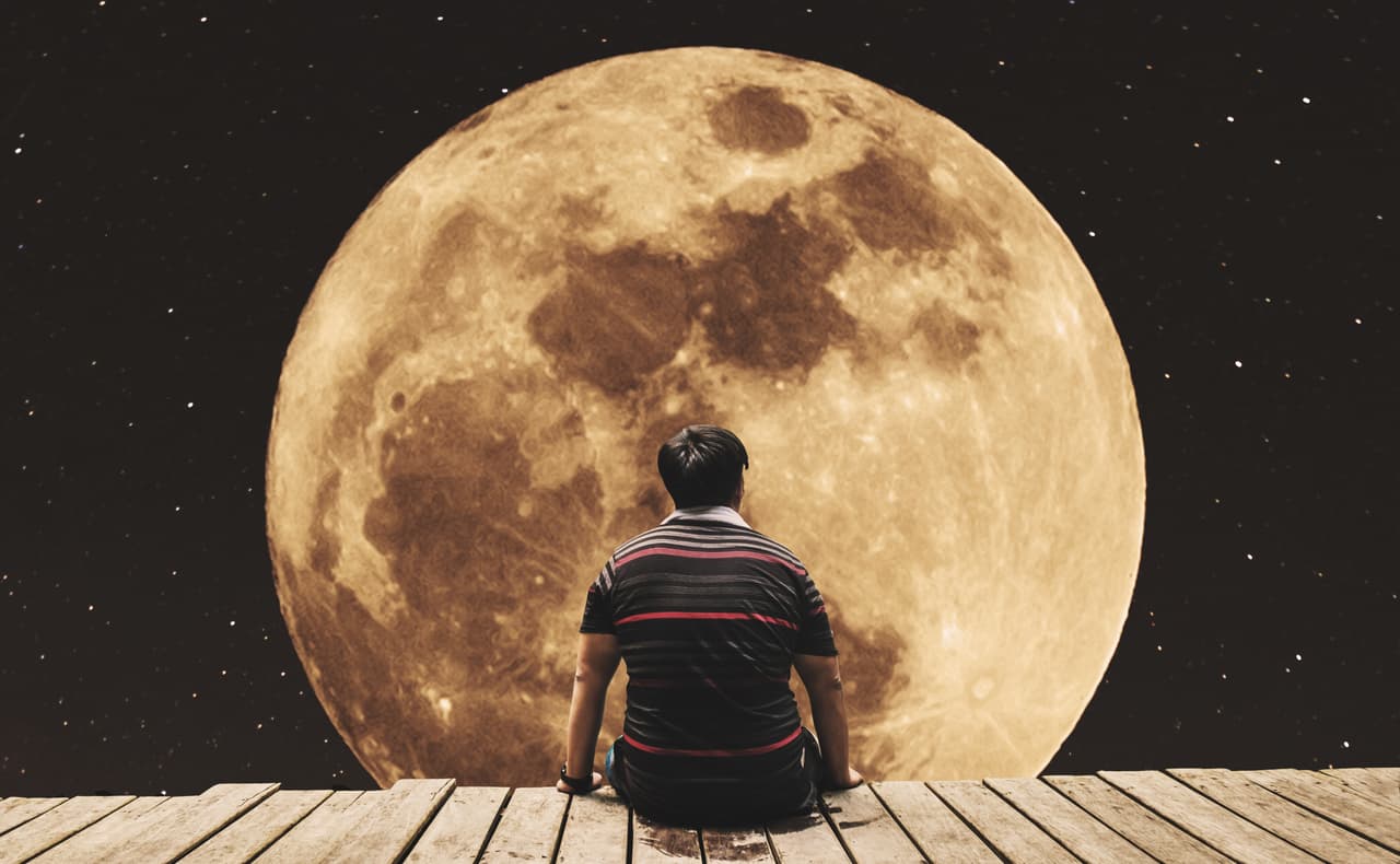 <b>Cáncer</b>
<br>
<b>Aspecto clave que activa la superluna en tu signo: tu percepción síquica, tu profunda intuición</b>
<br>La superluna aumenta tu percepción síquica. Tu sexto sentido está sumamente desarrollado con esta “Luna fría” que ocurre en tránsito a tu signo. Es una facultad que te ha acompañado toda la vida. Muchas veces ves a una persona y desde el primer momento intuyes rasgos de su personalidad. Para disfrutar mejor la energía de tu regente, en oposición al entrar en el plenilunio, evita las tensiones y sobre todo no coquetees con nadie pues los celos podrían empañar tu felicidad y lo que para ti es un juego ingenuo, para otros podría interpretarse como otra cosa.