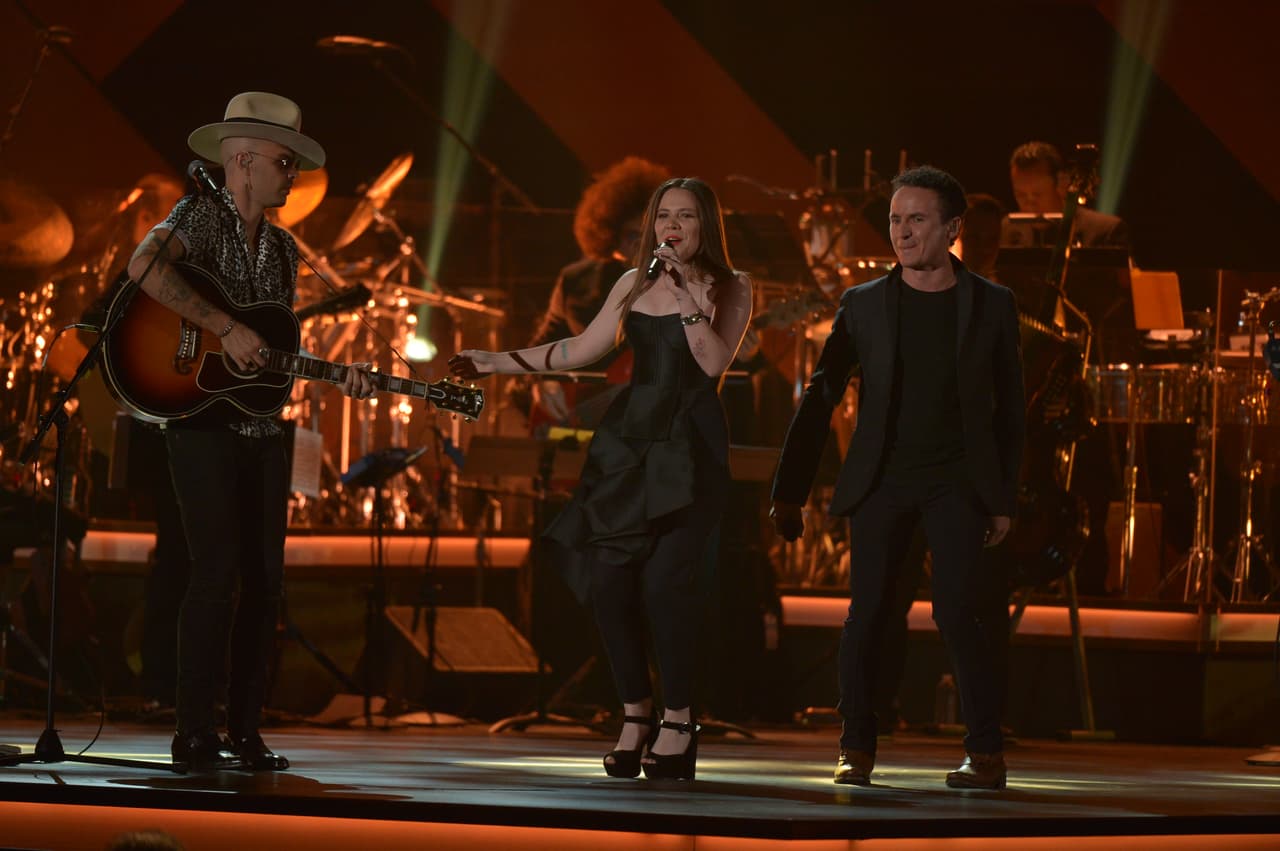 El colombiano cantó junto a Jesse & Joy.