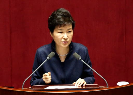 El escándalo que desencadenó la destitución de la primera mujer presidenta de Corea del Sur