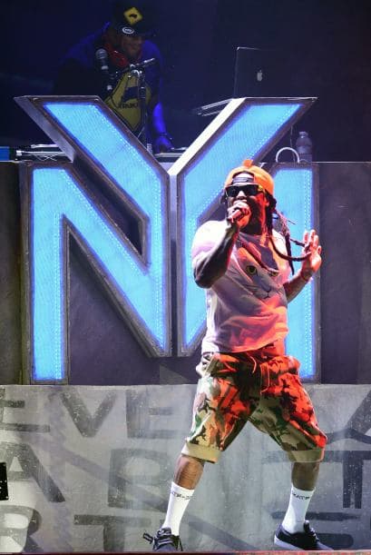 Apenas en enero de 2015 sumó a su larga lista de problemas una demanda que interpuso contra su disquera Cash Money.