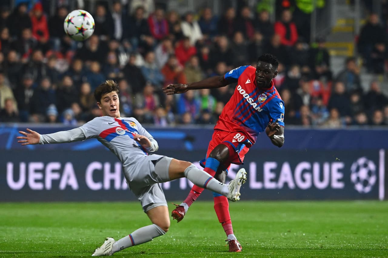 Barcelona goleó 2-4 al Viktoria Plzen en la Doosan Arena de República Checa con un doblete de Ferran Torres y goles de Marcos Alonso y Pablo Torre en la Jornada 6 de la Champions League.