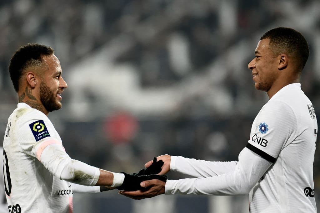 Mbappé y Neymar son los reyes de la noche, el francés anotó un gol y le dio dos asitencias a Ney en la victoria 2-3 sobre el Bordeaux.