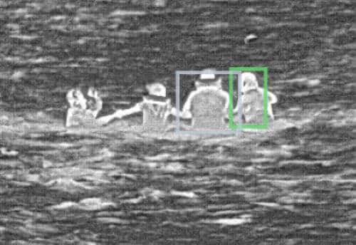 Rescatan a una niña inmigrante de ahogarse en el Río Grande tras ser abandonada por el grupo con el que viajaba