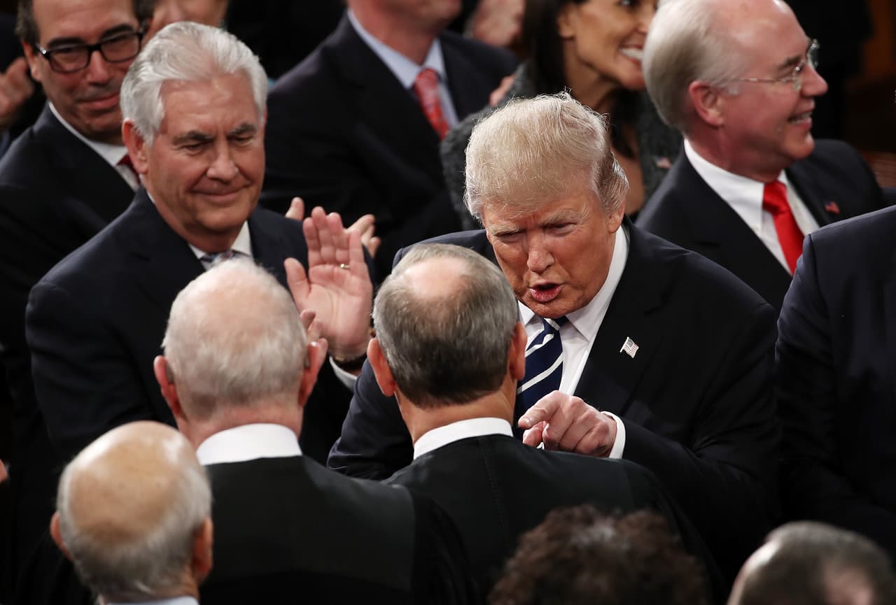 Donald Trump entra al Congreso.