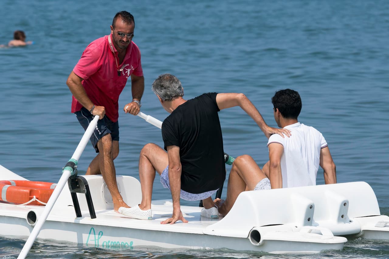 Andrea nació con glaucoma congénito, que le dejó parcialmente ciego.
