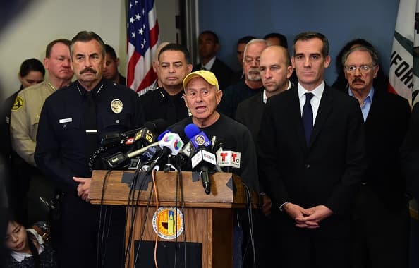 Ramón Cortines, superintendente con el LAUSD, presentó más detalles sobre el cierre durante una rueda de prensa y recalcó que se estaban “tomando todas las precauciones”.