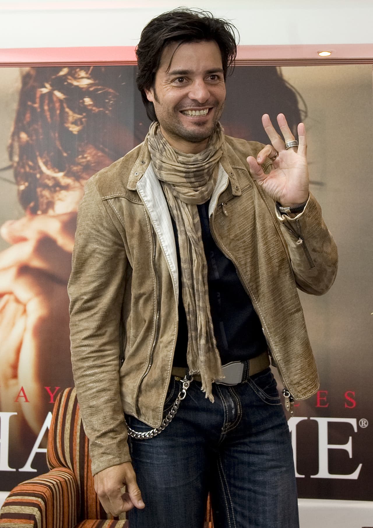 Lo cierto es que conforme pasan los años Chayanne está cada vez más guapo.