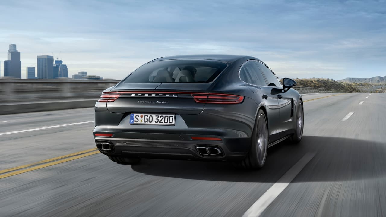 Los nuevos motores del Panamera son bi-turbo y ofrecen un rendimiento de consumo mejorado en 16% frente a la generación anterior.