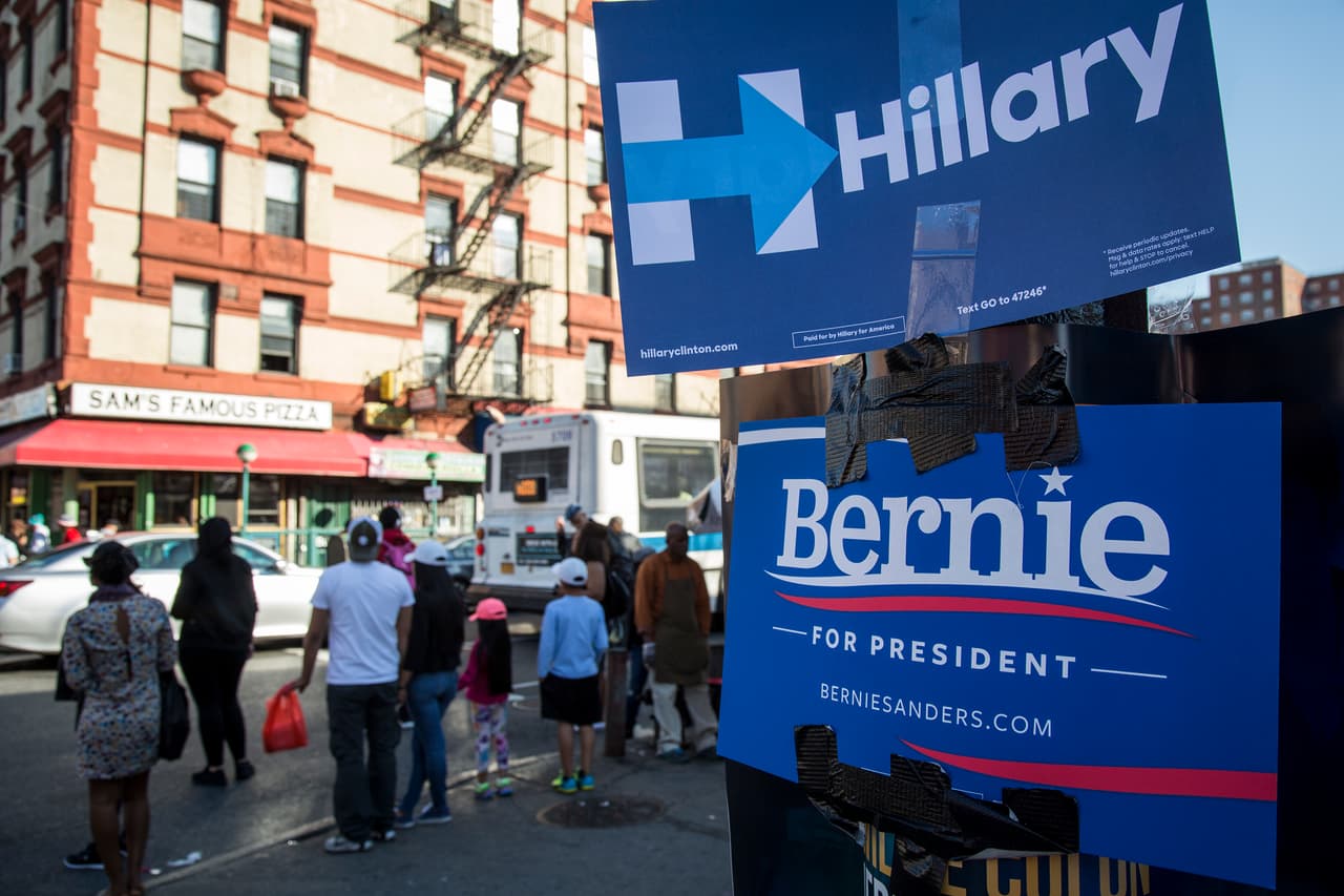 Propaganda de Clinton y Sanders en East Harlem