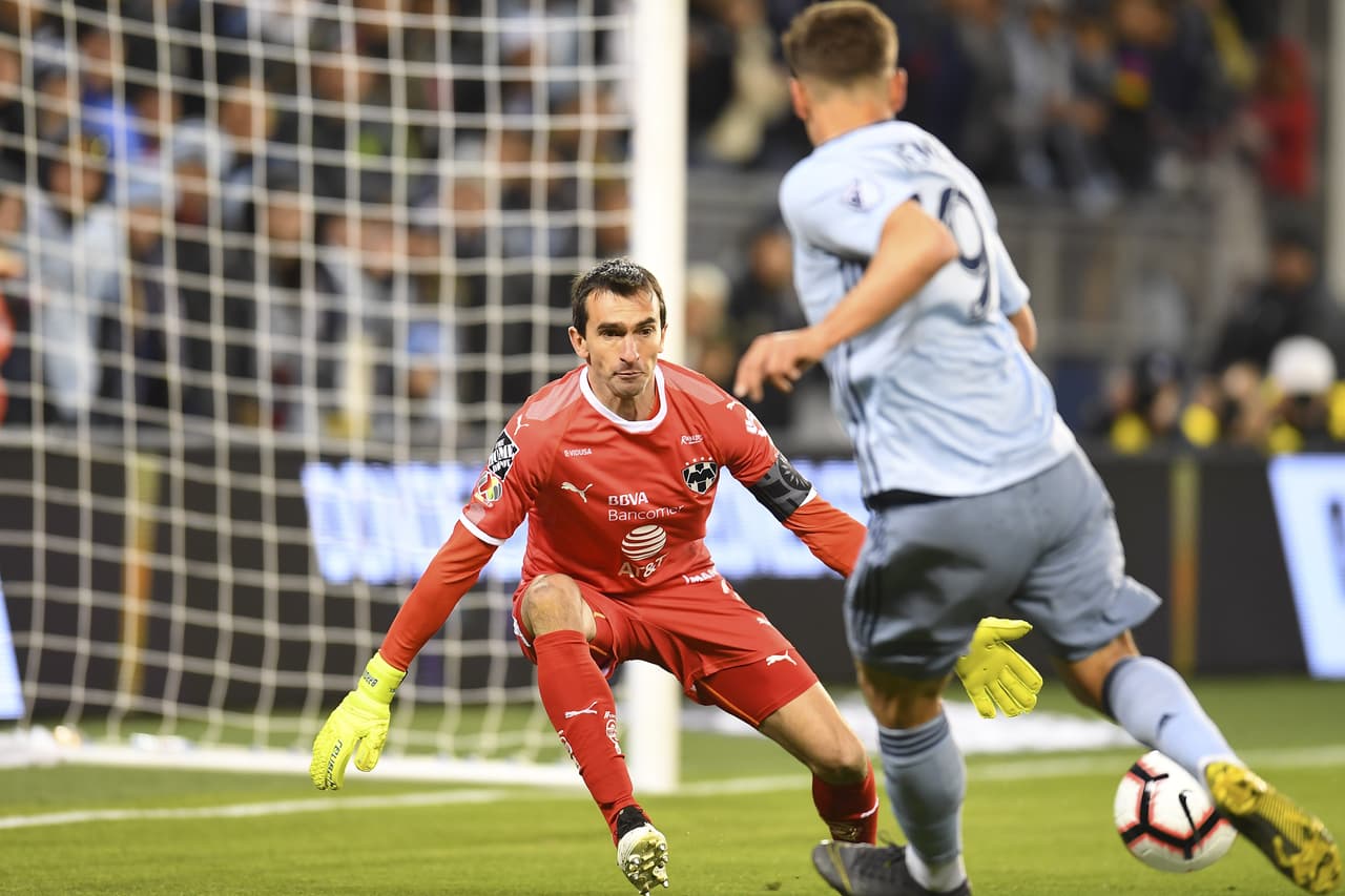 Barovero tuvo una primera mitad agitada, complicada y también con suerte de que el Sporting KC no saliera con más puntería porque ocasiones de gol estaba generando.