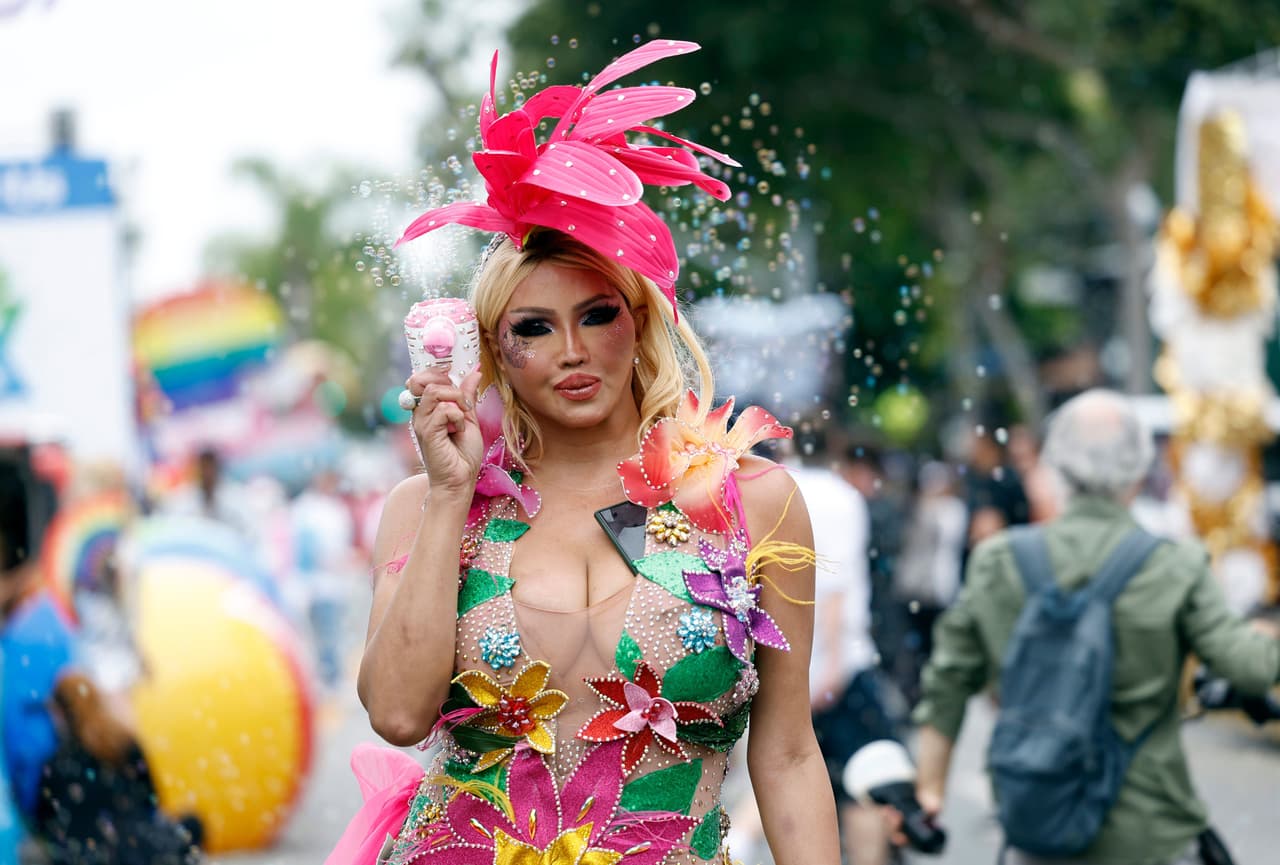 West Hollywood se ha convertido en una de las ciudades más influyentes de la nación por su abierta defensa de los temas LGBTQ.
<br>