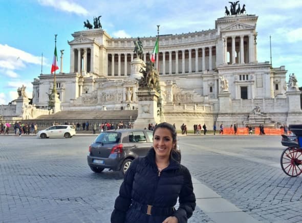 Maity vive la pasión de Semana Santa en Univision desde Roma.