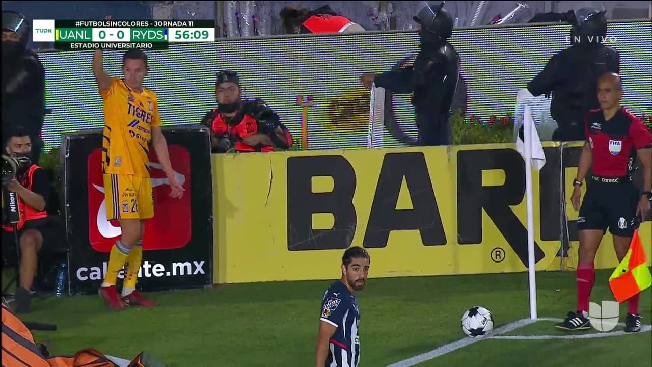 ¡TIRO ATAJADO! disparo por Jesús Dueñas.