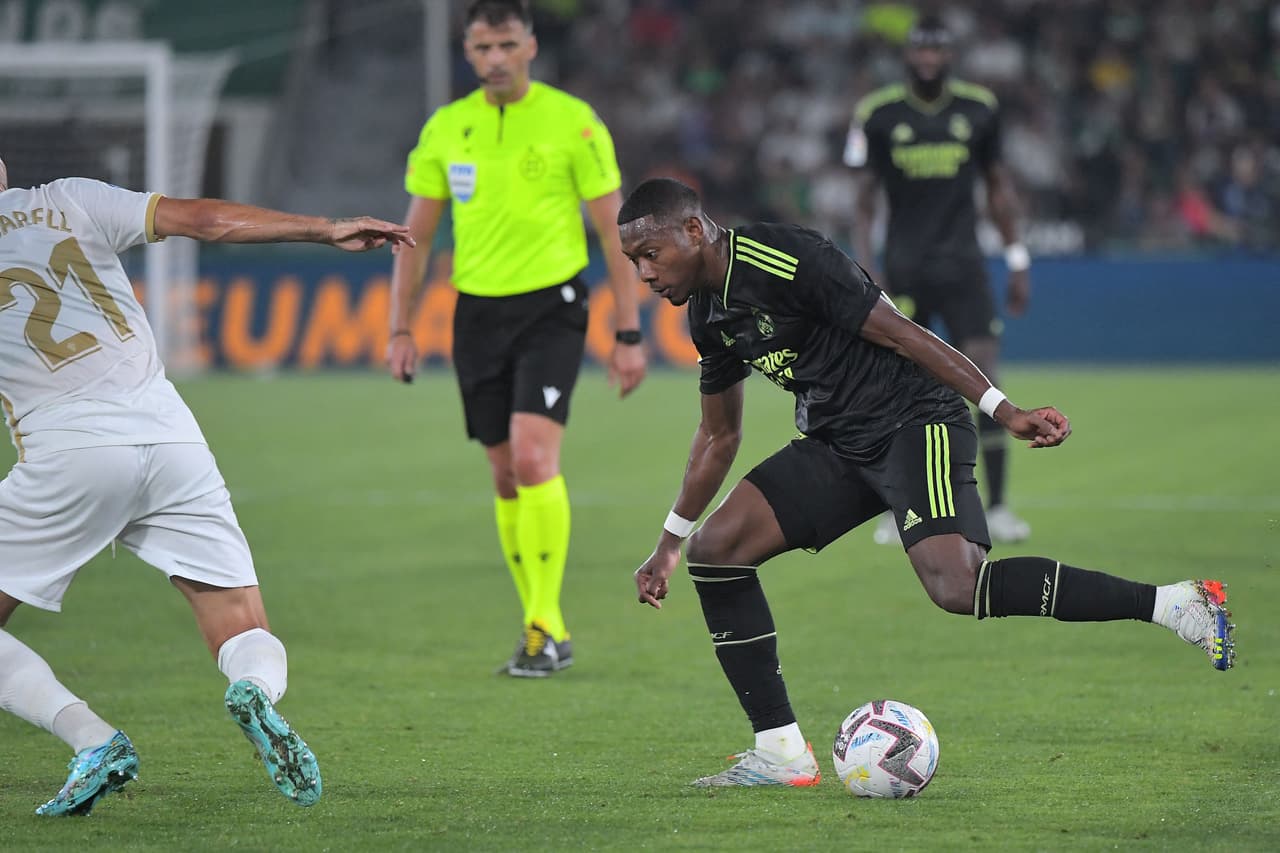 Benzema que ganó el Balón de Oro el pasado lunes anotó un gol en la victoria como visitante de 3-0; Fede Valverde y Marco Asensio hicieron otras anotaciones.