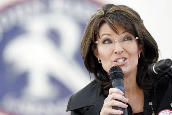 A pesar de las burlas que la acompañaron durante toda la campaña electoral por su reiteración de errores y su falta de experiencia, Palin captó la atención de muchos estadounidenses, convirtiéndose recientemente en la musa del movimiento ultraconservador Tea Party.