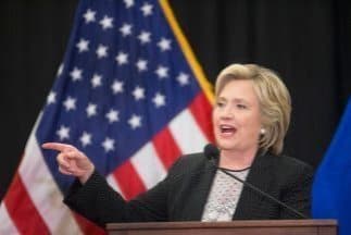 Hillary Clinton: Hagan caso al mensaje del Papa, Protejan la tierra