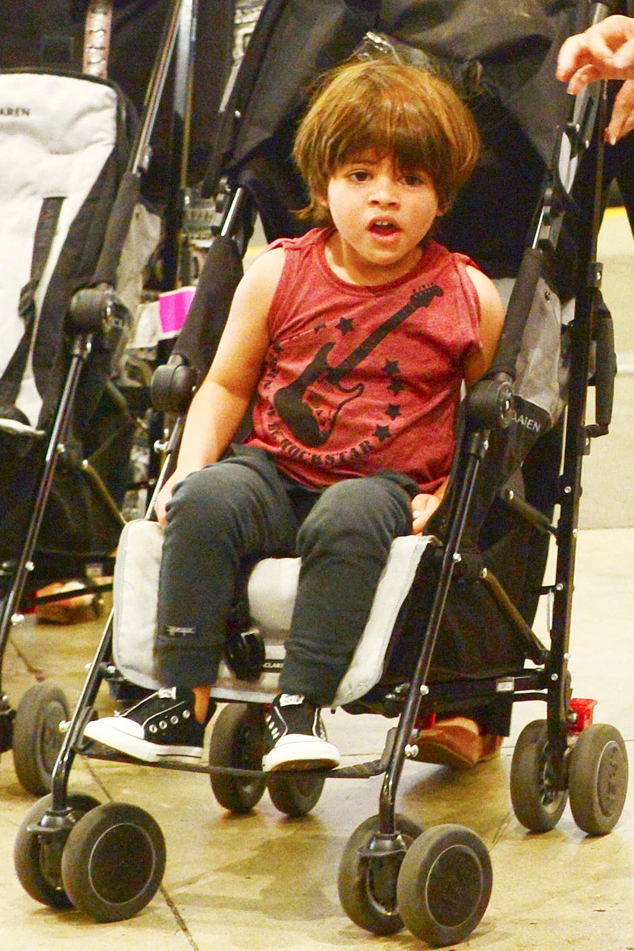 Mientras Milan iba despertando de la siesta.