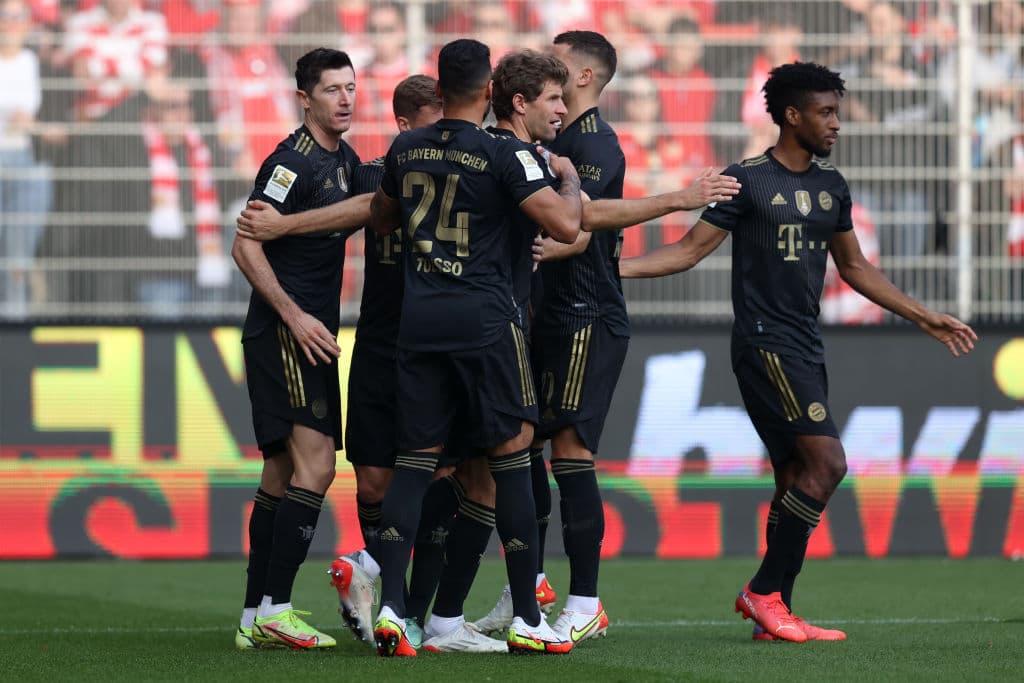 Dortmund y Bayern no aflojan y consiguen sus respectivas victorias