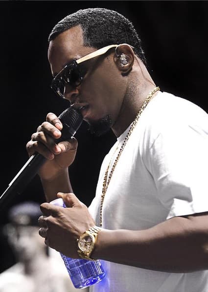 Puff Daddy es otro de los cantantes que se emocionó tanto al llegar al escenario de los iHeart que no dejó de compartir sus selfies.