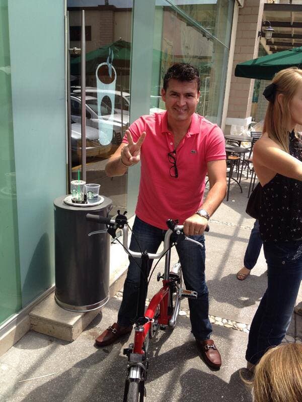 Ya mayorcito, Joel continuó teniendo esa imagen juvenil que la llamada 'Madre de todas las bandas' necesitaba, luego de que por la agrupación pasaron músicos con muchos años de experiencia.