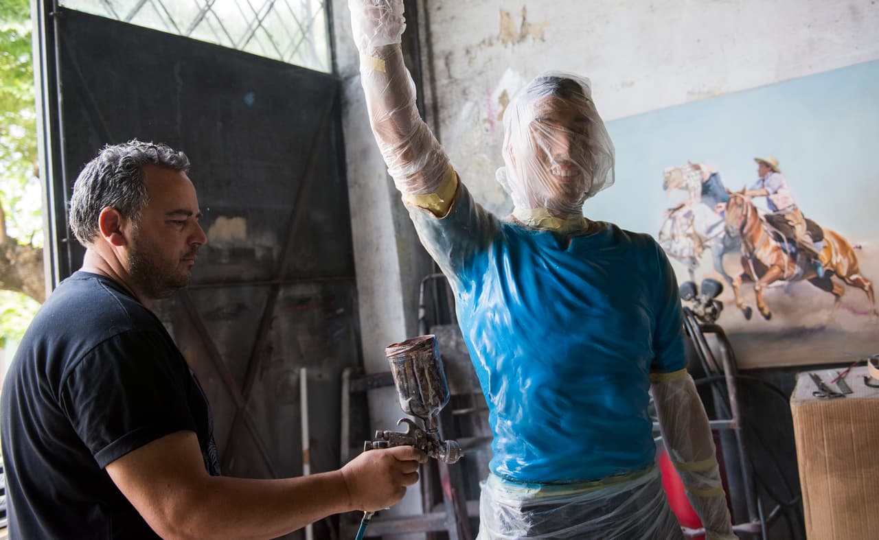 Luis Suárez tendrá su propio monumento en Uruguay