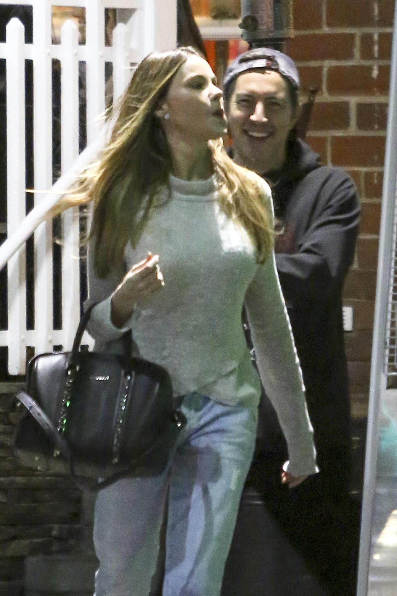 La colombiana se veía de lo más casual y relajada.