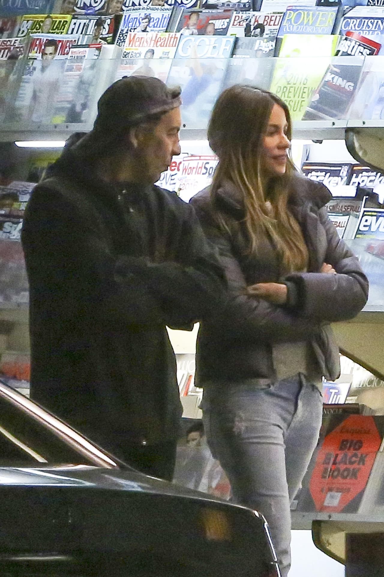 Tal vez buscaba su nombre en alguna publicación.