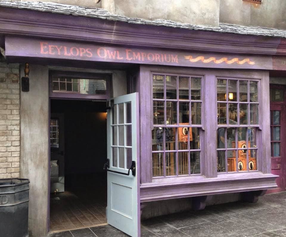 La residencia está ubicada en las calles Slaughter Lane y Bungalow Dr. La pareja indicó que para estacionarse, debe buscar un espacio fuera de la calle y no bloquear la entrada de otras casas.