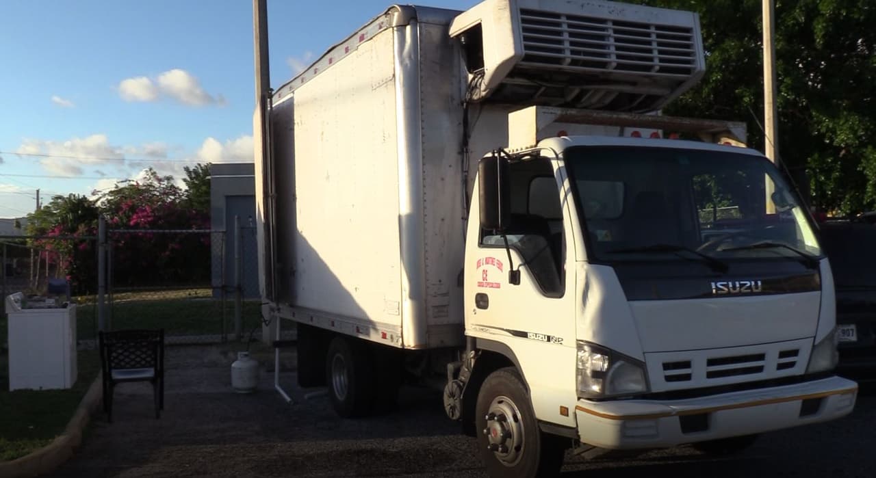 Por su parte, una refugiada de Guayanilla manifestó su agradecimiento por la ayuda recibida: "Que alivio, se le agradece un montón porque uno estaba lavando a mano, y el que ellos vengan con dos o tres lavadoras, eso es una felicidad".