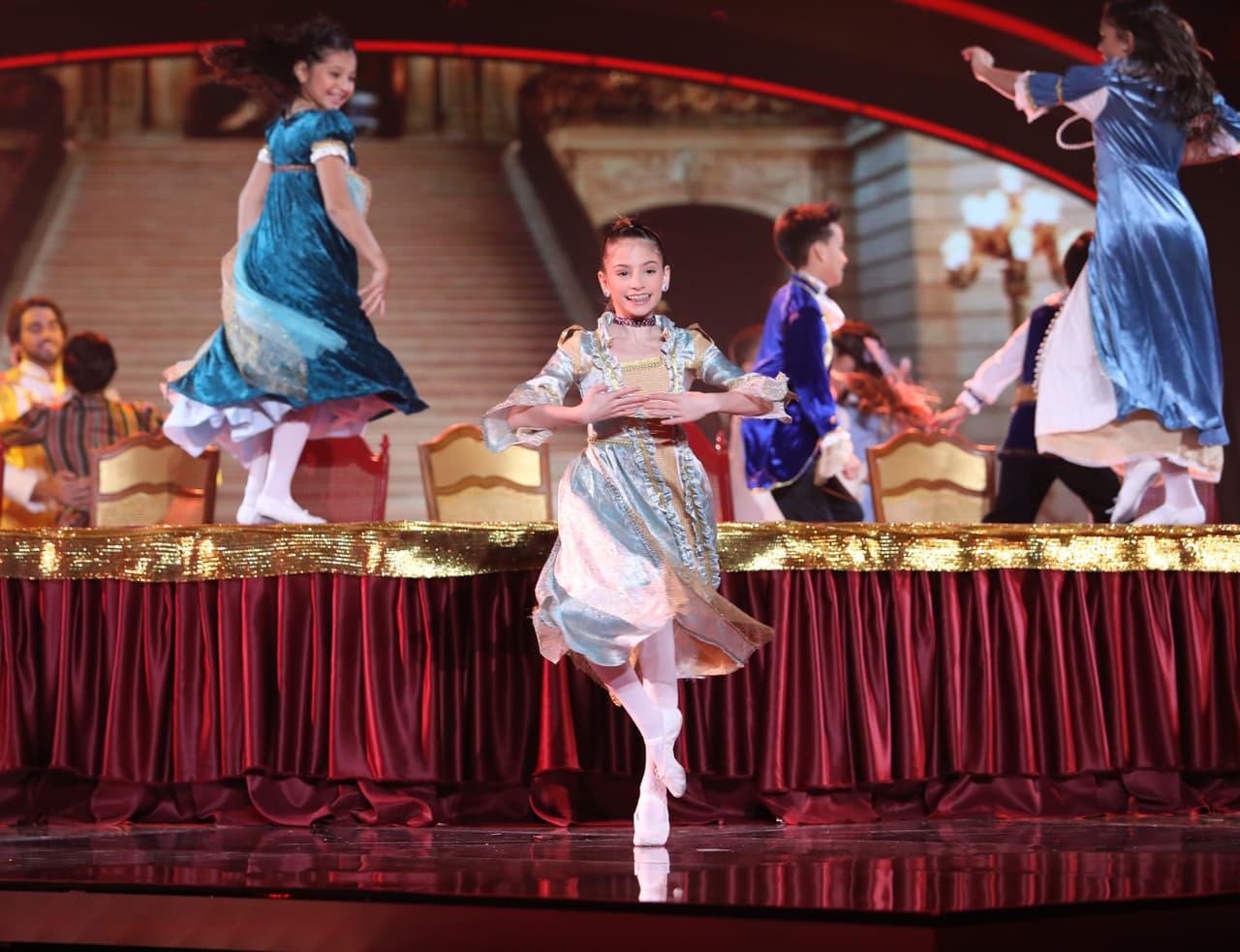 Aunque este número no se califica, solo fue para abrir la noche.