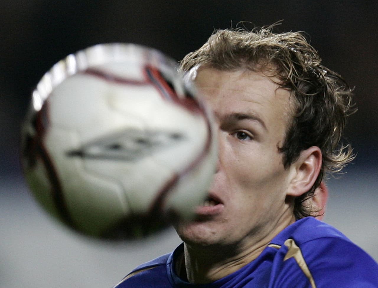 Le fue detectado en 2003 mientras jugaba con el PSV y se curó en 2004, ya como jugador del Chelsea.