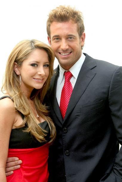 Se veían muy enamorados y felices, ella siempre era muy cariñosa con este galán. Cuando anunciaron que esperaban un bebé la relación echó raíces.