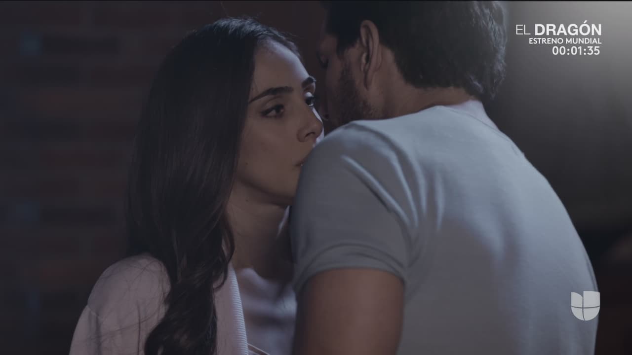 Él ya sabe que es Paulina, así que para ayudarla la llevó a su rancho.