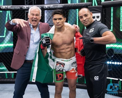 David Martínez apunta a Mlambo tras su TKO en Combate Global