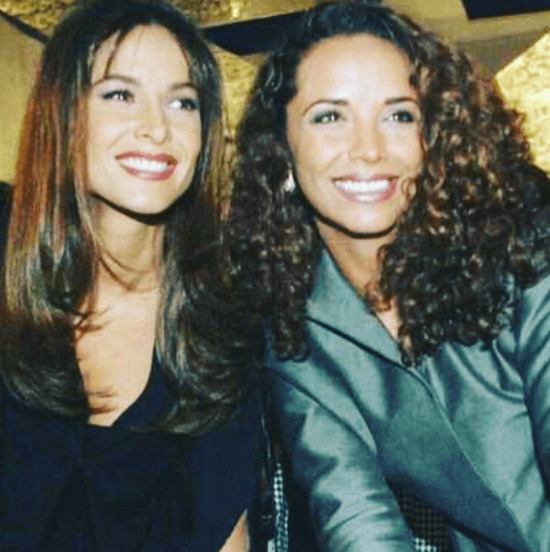 Mayra está convencida de que haberse hecho cargo de Lucianna tras la muerte de su hermana fue una de las mejores decisiones de su vida: “Me encanta porque es recíproco (el amor entre ella y Lucianna), me lo dice todos los días ('Te amo'), antes de dormir, metiéndose a bañar. Cuando le dije de su fiesta, me dijo ‘eres el amor de mi vida’. Jamás dudaría de que tomé la mejor decisión”, concluyó.
<br>