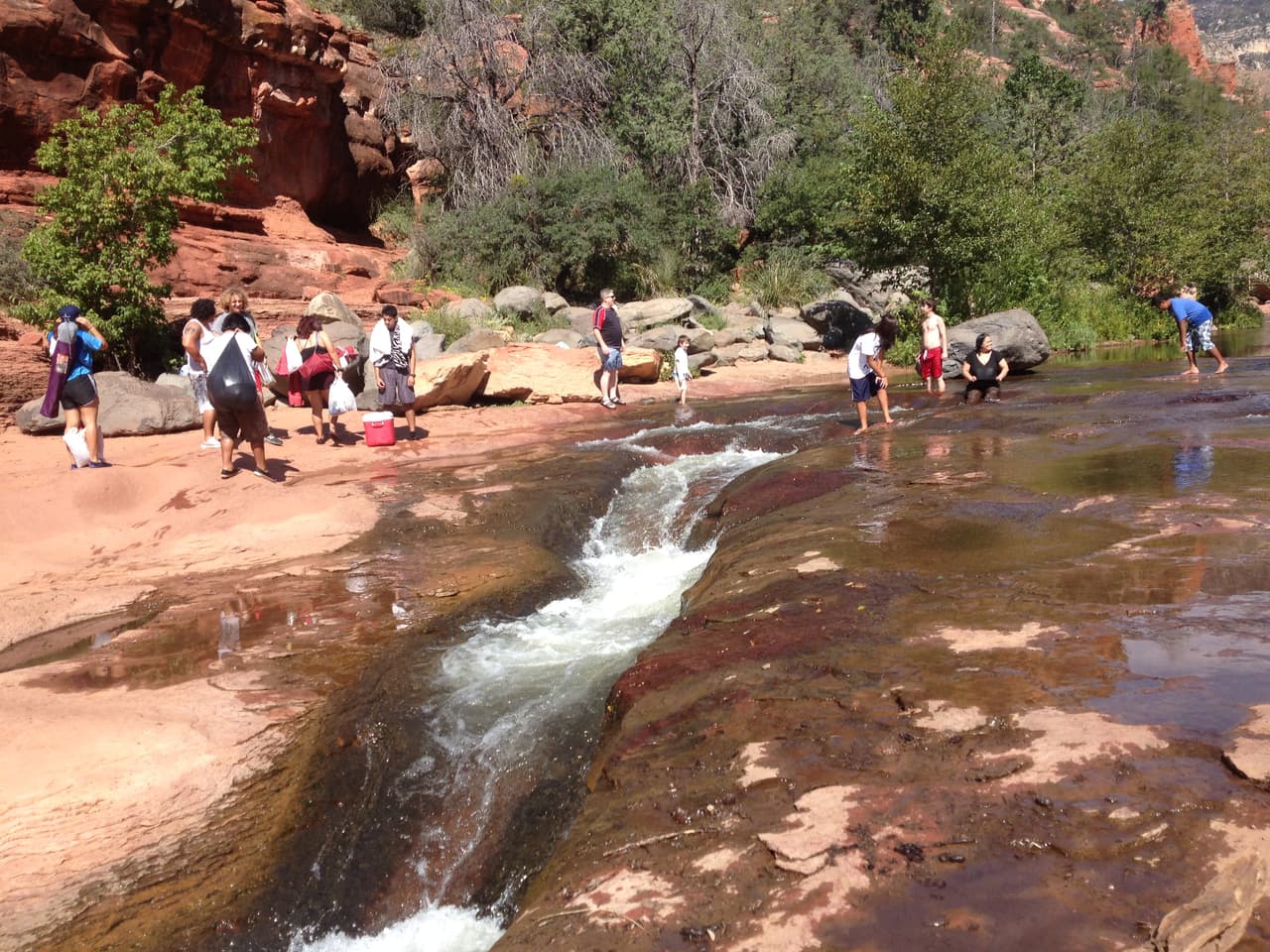 Pero también hay lugares para estacionar completamente gratis en los lados de la carretera en Oak Creek.