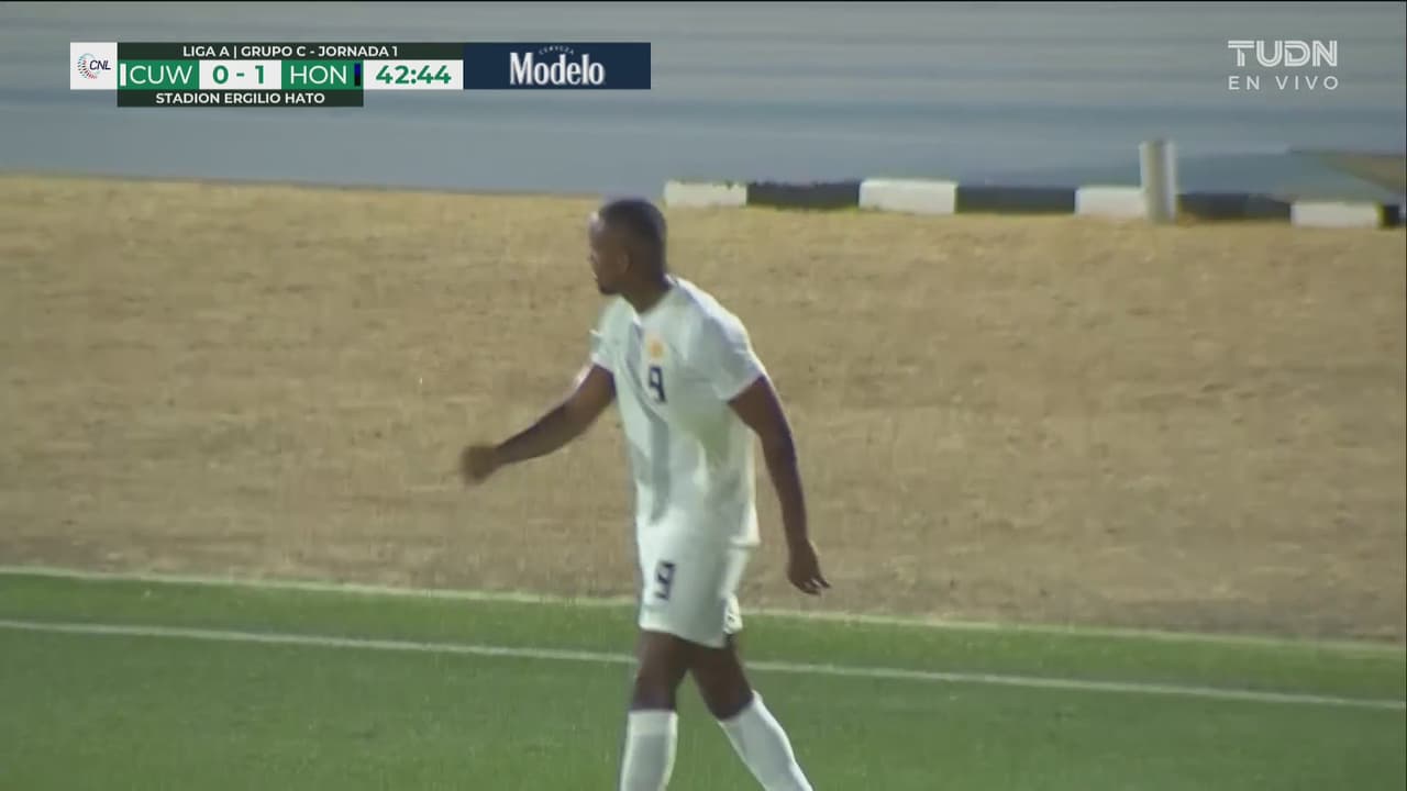 ¡Le movieron la portería! Janga remata desviado y Curazao sigue en blanco