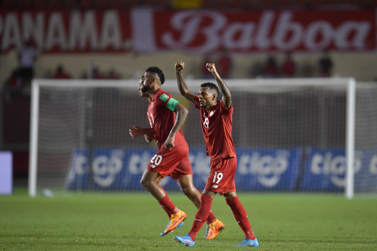 Panamá sorprendió a Canadá con su victoria de 1-0 en casa y pese a estar eliminada rescató la dignidad ante su gente.