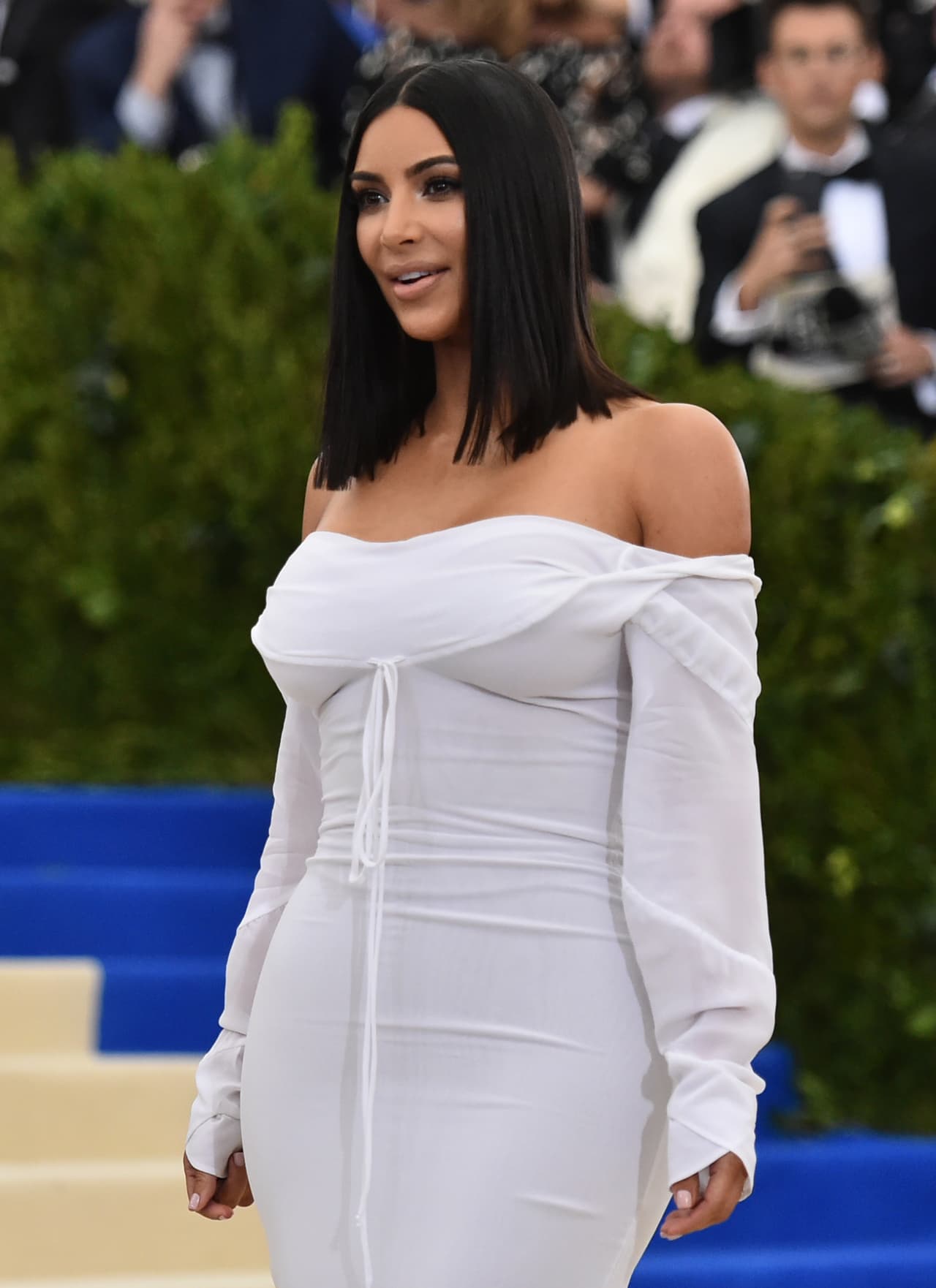 Como parte de la difusión del producto, la marca de la empresaria publicó un video en YouTube donde aparece la mujer compartiendo su experiencia en prisión y de cómo Kim la ayudó a ser liberada.