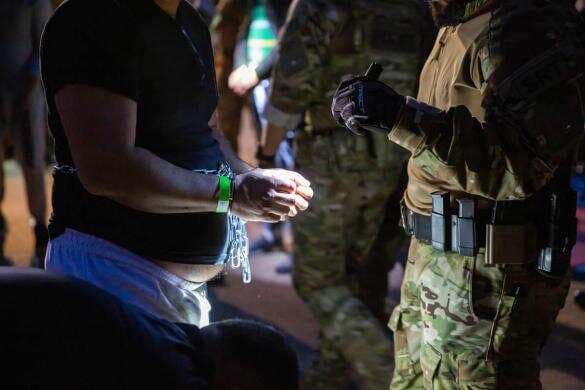 "Tal vez no estamos en el mapa, pero estamos en los planes de ICE": inmigrantes se enfrentan a posibles redadas