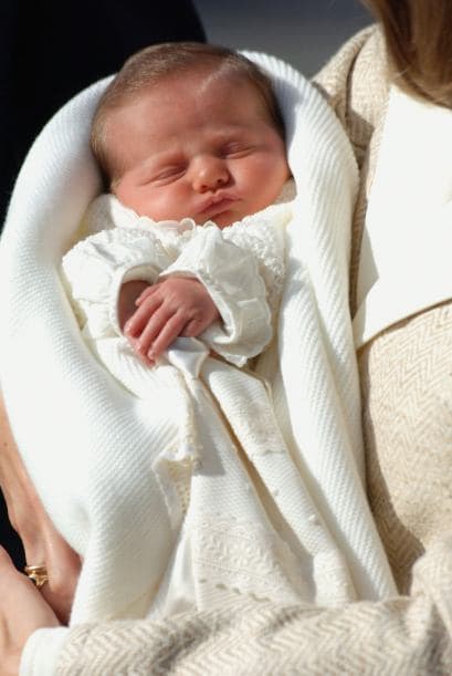 Ella es la pequeña leonor.