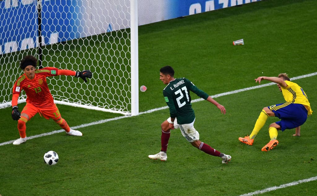 Edson Álvarez: 6. El defensa lateral del América tuvo una actuación regular, en ocasiones se veía lento en las coberturas y tuvo la mala fortuna de anotar un autogol, el 3-0 lapidario.