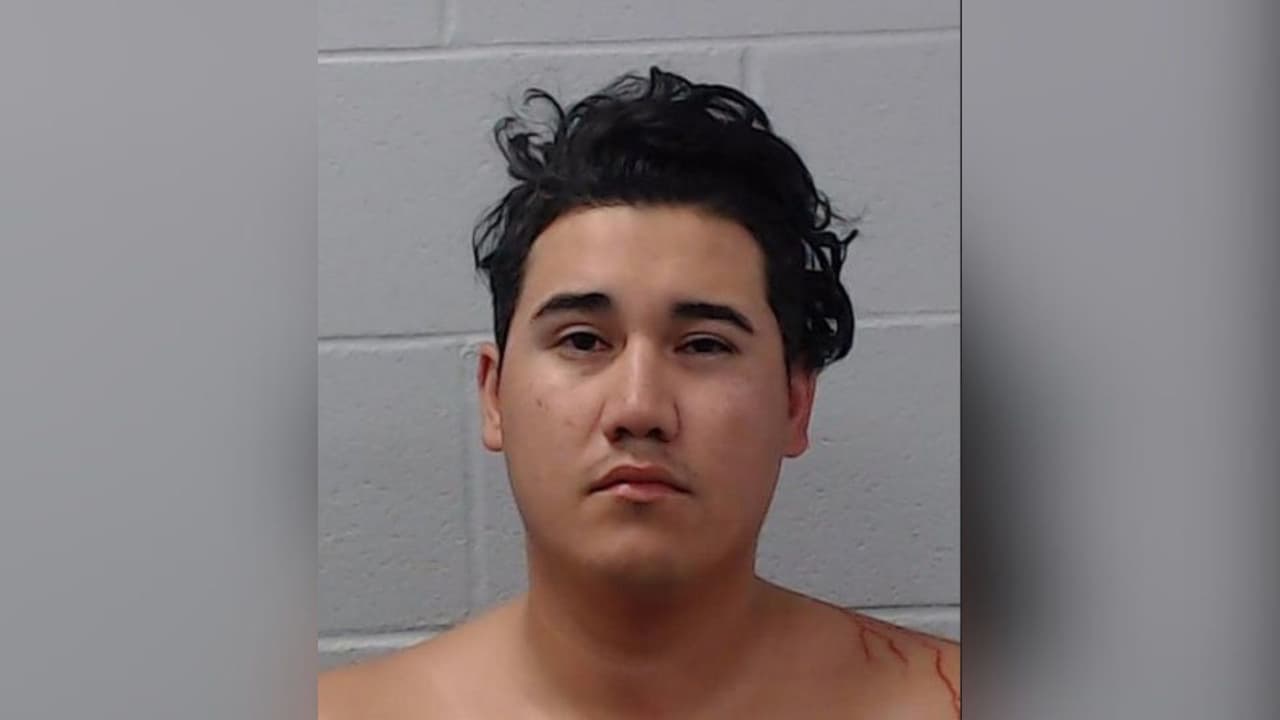 Agente del condado de Hays arrestado en Kyle por intoxicación pública, ¿a qué se expone?