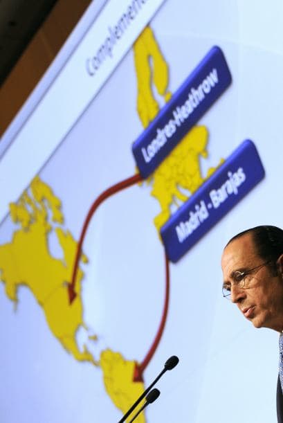 El nuevo grupo les permitirá sobre todo competir en mejores condiciones con sus dos grandes rivales y actuales líderes europeos, Lufthansa y Air France-KLM, pero al mismo tiempo hacer frente a la feroz competencia de las compañías "low cost" en sus mercados, lo que según los analistas debería beneficiar a los pasajeros.