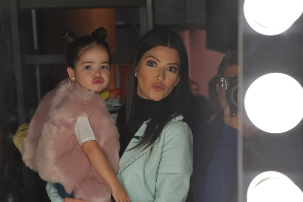 Un besito para las cámaras, Ana y Giulietta son como dos gotas de agua.