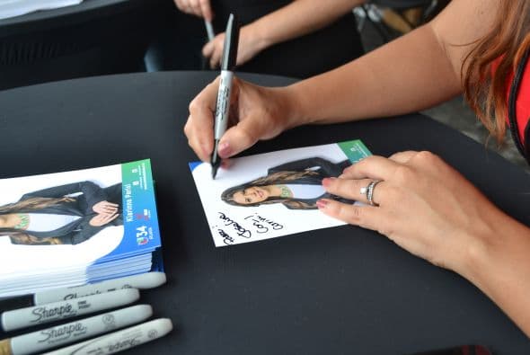 Y no podían faltar las fotografías del equipo de noticias de Univision 34. Firmadas por cada uno de nuestros talentos.