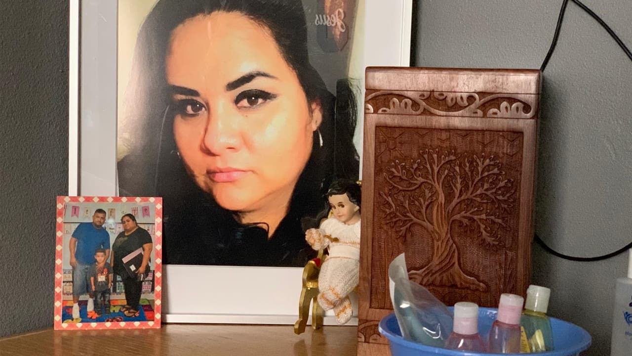 Chable Correa asegura que nunca imaginó que el 
<b><a href="https://www.univision.com/local/houston-kxln/entre-dolor-y-esperanza-asi-vive-el-hombre-cuya-esposa-embarazada-murio-por-coronavirus-pero-el-bebe-se-salvo-video">coronavirus</a></b> le arrebataría a su compañera de vida, Juanita Marchan, de 39 años. “Se enfermó le dio una tos, luego un día nada más tuvo fiebre, le dolía su cuerpo y estuvo como cuatro días así”, dijo Alfredo, quien 
<b>describió a Juanita como una esposa y madre ejemplar.</b>