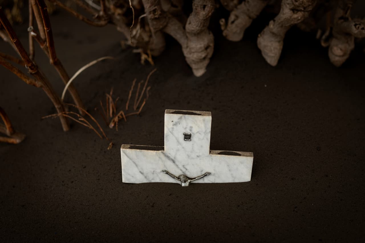 La erupción ha convertido a la isla en un atractivo turístico, especialmente ahora que
<a href="https://www.univision.com/temas/espana">España</a> se dispone a celebrar el lunes el Día de Todos los Santos.