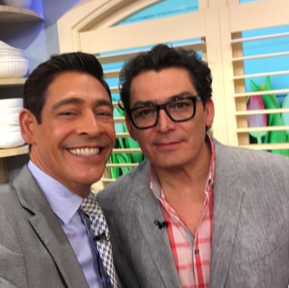 Johnny Lozada: "#buenosdias #migente recordando buenos tiempos con mi Panita @josemanfigueroa". (Julio 5, 2016)