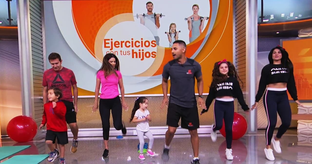 “Hacer ejercicio con los niños ayuda a crear hábitos saludables y al mismo tiempo a fortalecer la unión y comunicación con los más pequeños”: Ana Patricia argumentó la importancia de ejercitarse con los hijos, tal como lo hace con Giulietta.
<br>
